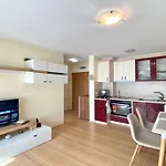 דירה Bratanov Lifestyle Deluxe נסבר