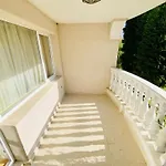 Bratanov Lifestyle Deluxe דירה
